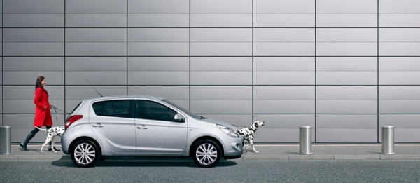 Photograph Simon Stock Hyundai Dog on One Eyeland